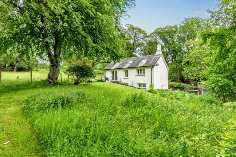 Thwaite House, & Guardswood Cottage Image